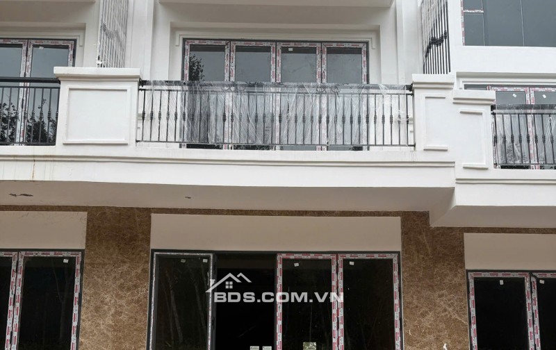 Bán shophouse Ân Phú Buôn Ma Thuột mặt tiền Hà Huy Tập 100m² giá tốt